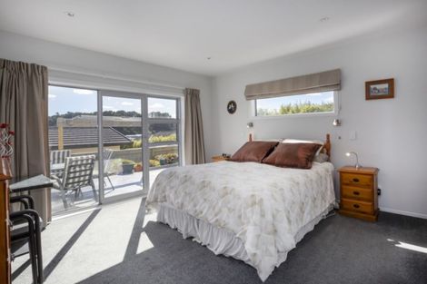 Photo of property in 17 John Burke Drive, Aotea, Porirua, 5024