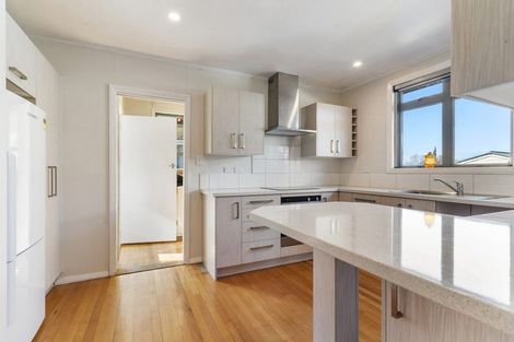 Photo of property in 4 Diamond Street, Carterton, 5713