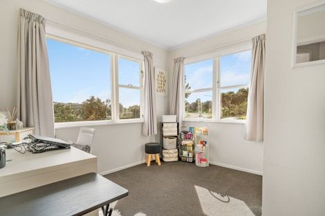 Photo of property in 24 Omapere Street, Waitangirua, Porirua, 5024