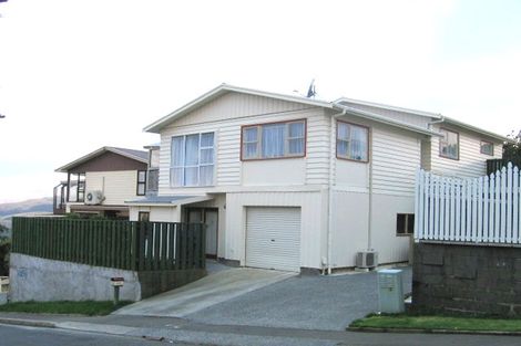 Photo of property in 14 Carluke Street, Paparangi, Wellington, 6037