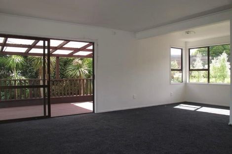 Photo of property in 32 Glencourt Place, Glenfield, Auckland, 0629