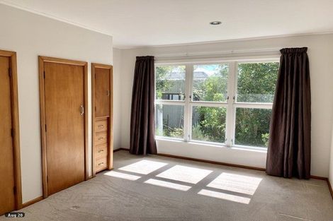 Photo of property in 8 Speedy Crescent, Hillcrest, Auckland, 0627