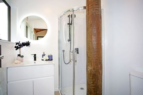 Photo of property in 10 Cameron Town Road, Pukekohe, 2678