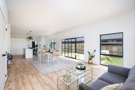 Photo of property in 72 Aratapu Street, Waitara, 4320