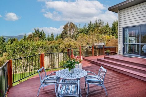 Photo of property in 154 Endeavour Drive, Whitby, Porirua, 5024