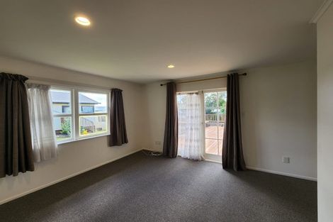 Photo of property in 8 Rembrandt Place, Opaheke, Papakura, 2113