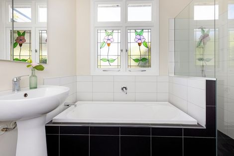 Photo of property in 5 Lighthouse Road, Bluff Hill, Napier, 4110