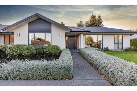 Photo of property in 86 Oakgrove Drive, Rangiora, 7400