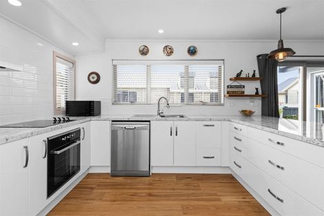 Photo of property in 2/249 Taradale Road, Pirimai, Napier, 4112