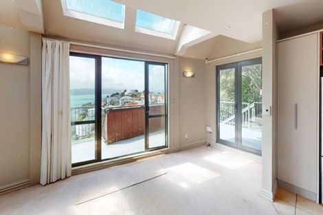 Photo of property in 14 Palliser Road, Roseneath, Wellington, 6011