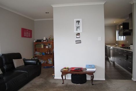 Photo of property in 86 Fields Parade, Oteha, Auckland, 0632