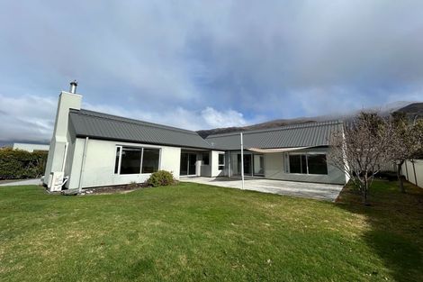 Photo of property in 24 Old Station Avenue, Wanaka, 9305