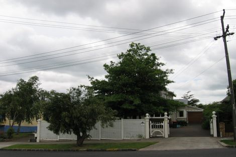 Photo of property in 45 Walmer Road, Point Chevalier, Auckland, 1022