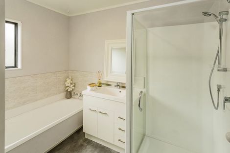 Photo of property in 1/53 Frank Nobilo Drive, Golflands, Auckland, 2013