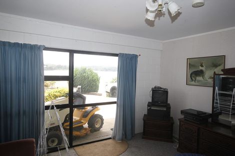 Photo of property in 124 Komiti Road, Tinopai, Matakohe, 0593