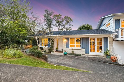 Photo of property in 2/220 East Coast Road, Forrest Hill, Auckland, 0620
