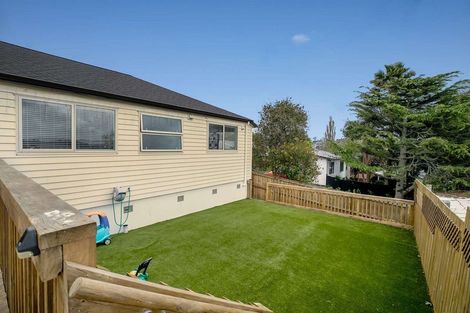 Photo of property in 103e Woodglen Road, Glen Eden, Auckland, 0602