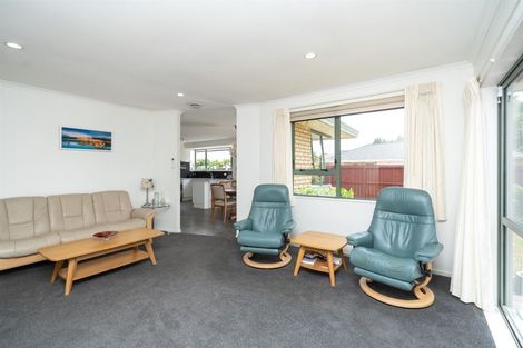 Photo of property in 15 Shannon Place, Nawton, Hamilton, 3200