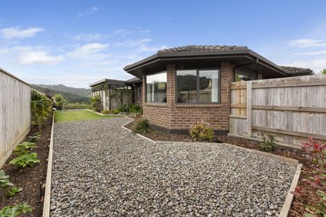 Photo of property in 15 Percy Kinsman Crescent, Riverstone Terraces, Upper Hutt, 5018