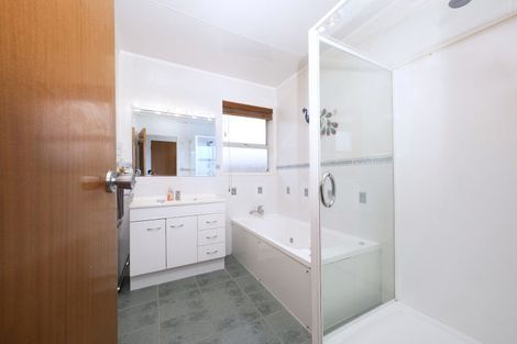 Photo of property in 174 Royal Road, Massey, Auckland, 0614