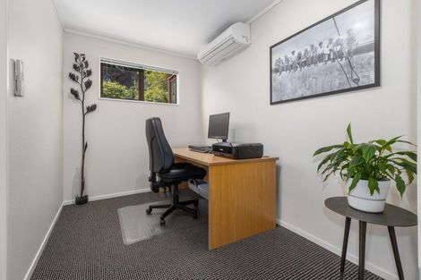 Photo of property in 9 Kinnel Grove, Papakowhai, Porirua, 5024