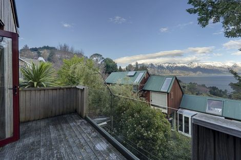 Photo of property in 22a Evergreen Place, Sunshine Bay, Queenstown, 9300