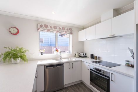 Photo of property in 3/11 North Avon Road, Richmond, Christchurch, 8013