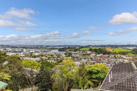 Photo of property in 1/594 East Coast Road, Pinehill, Auckland, 0630