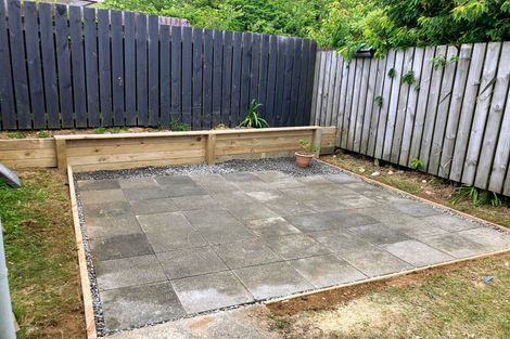 Photo of property in 15 Loasby Crescent, Newlands, Wellington, 6037