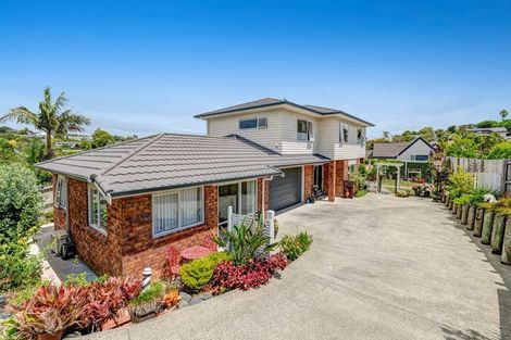 Photo of property in 13 Andre Rise, Stanmore Bay, Whangaparaoa, 0932