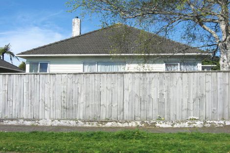 Photo of property in 37 Somerset Street, Brooklands, New Plymouth, 4310