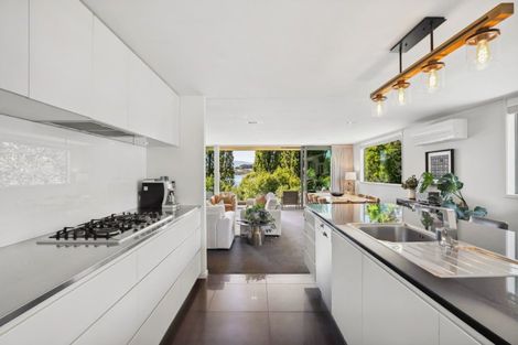 Photo of property in 10 Tapley Paddock, Wanaka, 9305