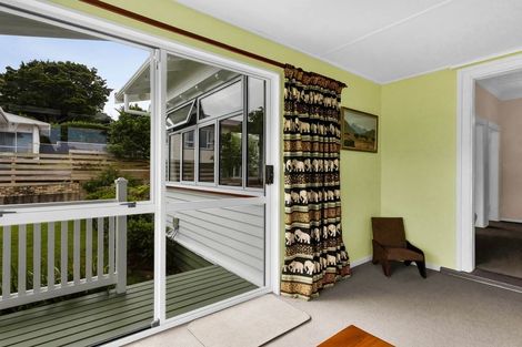 Photo of property in 4 Price Street, Westown, New Plymouth, 4310