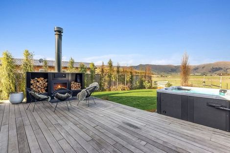 Photo of property in Luggate Park, 32 Cooper Crescent, Luggate, Wanaka, 9383