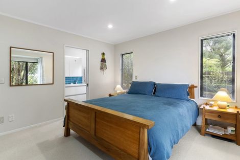 Photo of property in 14 Waikare Street, Karori, Wellington, 6012