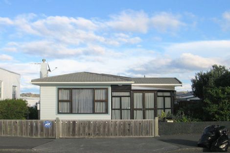 Photo of property in 71 The Esplanade, Westshore, Napier, 4110