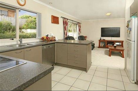 Photo of property in 4 Bibury Avenue, Henderson, Auckland, 0612