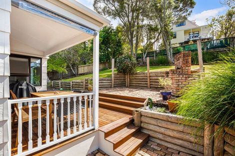 Photo of property in 2/32 Palliser Lane, Browns Bay, Auckland, 0630