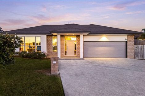 Photo of property in 79 Tiriwa Drive, Massey, Auckland, 0614