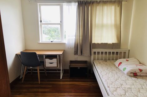 Photo of property in 964 East Coast Road, Northcross, Auckland, 0632