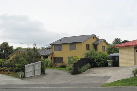 Photo of property in 6 Grassfield Place, Waimauku, 0812