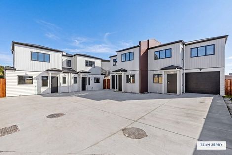 Photo of property in 40d Trentham Road, Papakura, 2110