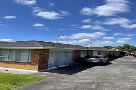 Photo of property in 2/32 Eastern Beach Road, Eastern Beach, Auckland, 2012