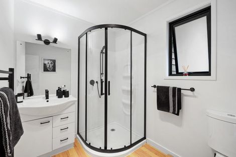 Photo of property in 145 Seaview Road, Westown, New Plymouth, 4310