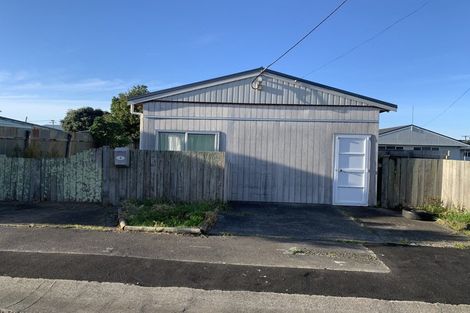 Photo of property in 5 Meredith Street, Patea, 4520