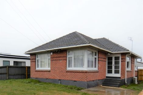Photo of property in 120 Bowhill Road, New Brighton, Christchurch, 8083