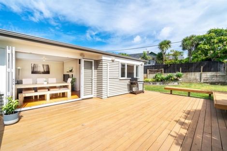 Photo of property in 20 Coronation Street, Belmont, Auckland, 0622