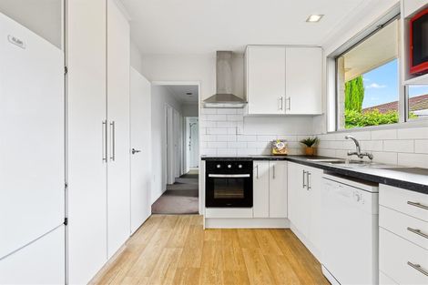 Photo of property in 2/51 Ambleside Drive, Burnside, Christchurch, 8053