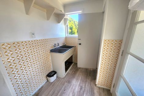 Photo of property in 105 Tidal Road, Mangere, Auckland, 2022