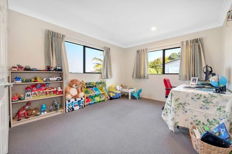 Photo of property in 26 Chateau Rise, Flat Bush, Auckland, 2016